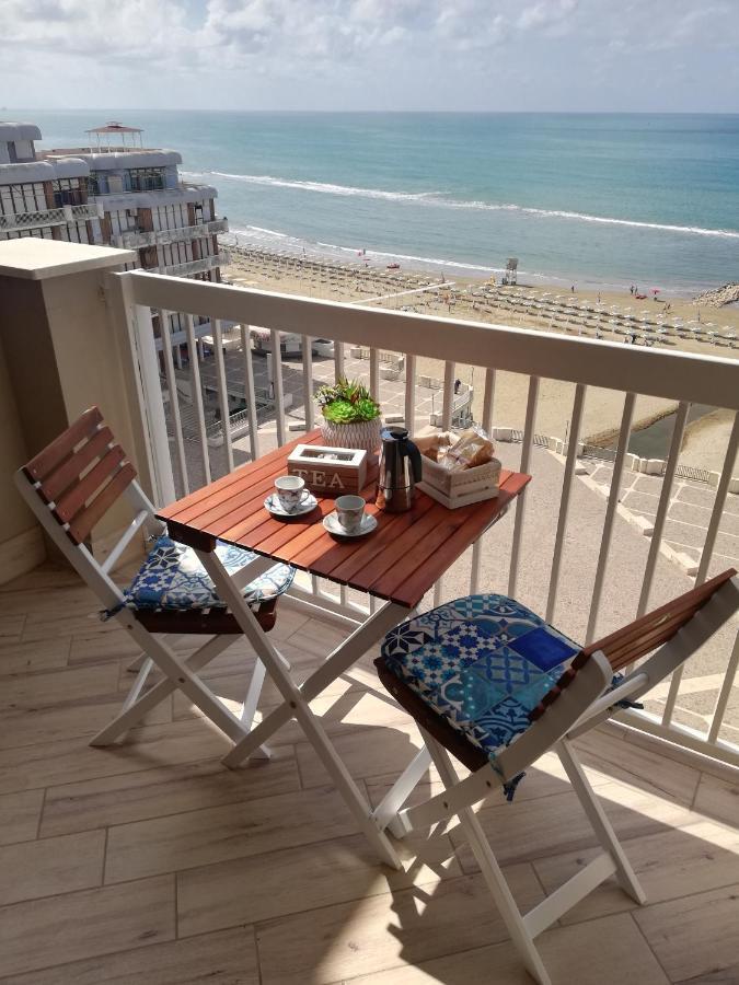 Appartamento La Terrazza Sul Tirreno Nettuno Esterno foto